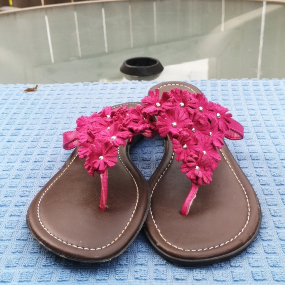 Shoes - Picture 1 of 3